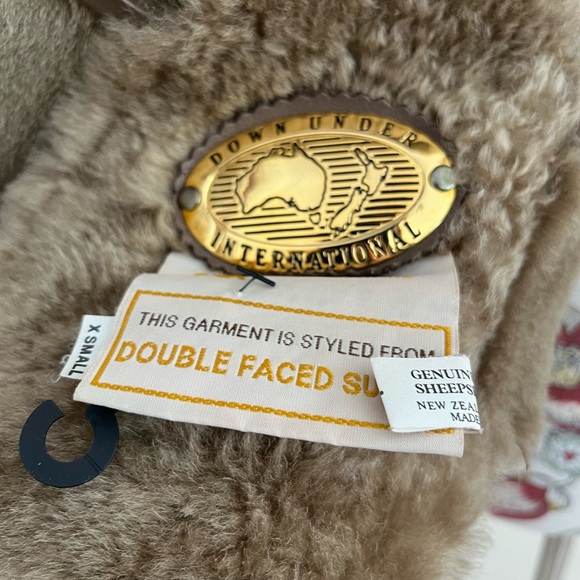 Shearling real sheep fur women's  jacket xs New Zealand made - Picture 3 of 7